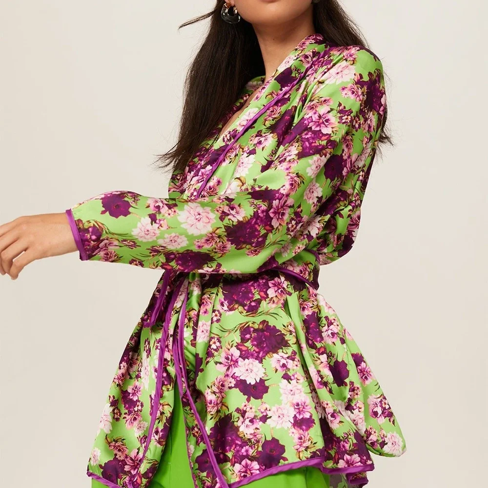 Giovanna Nicolai Silk Floral Wrap Top 40 - Picture 2 of 12